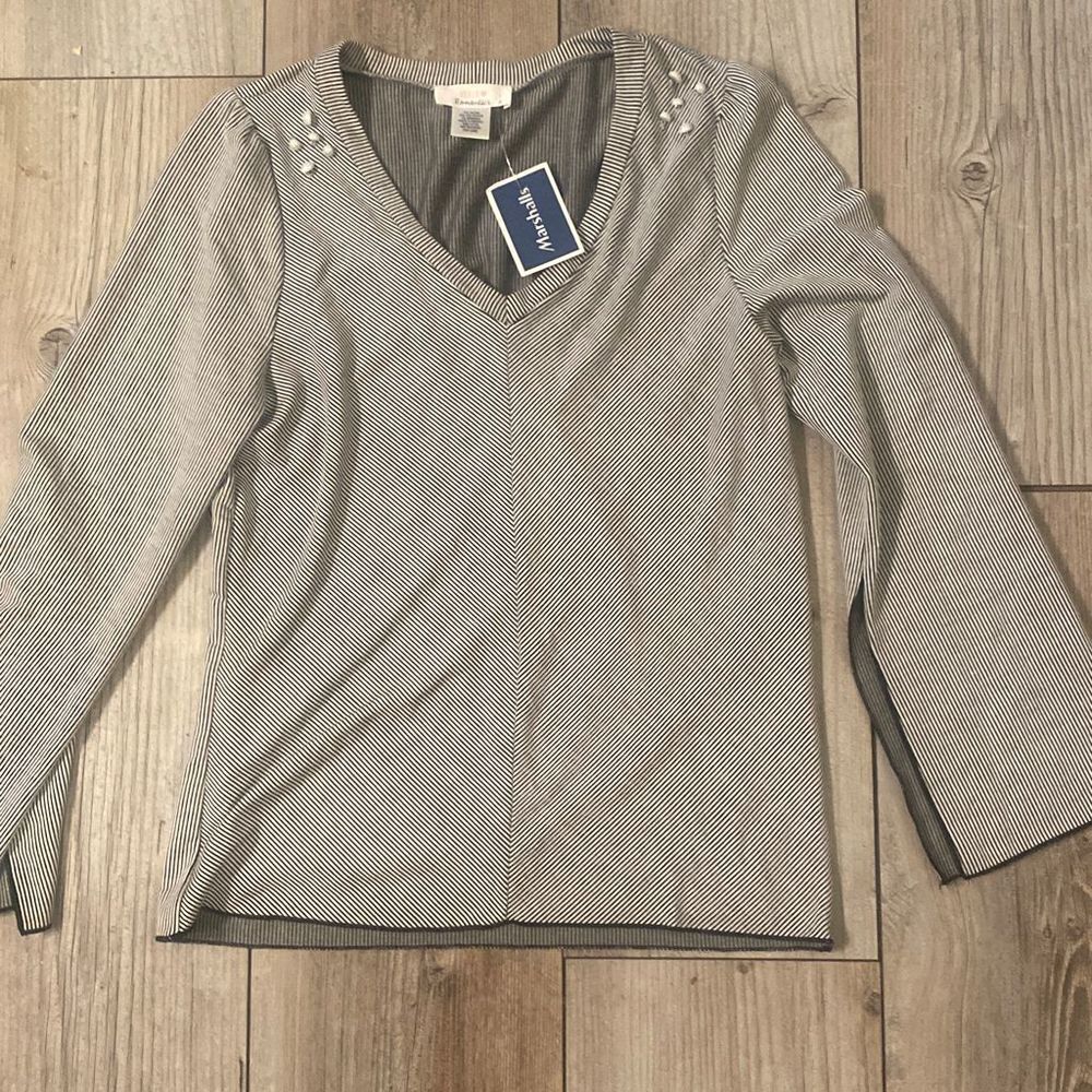 Urban Romantics Long sleeve Top Size Medium